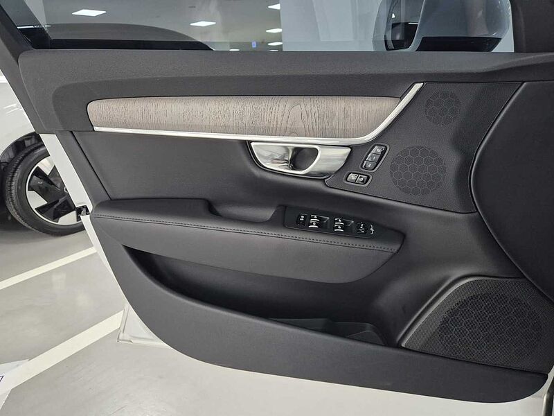 Volvo Plus, B5 마일드 하이브리드, 가솔린