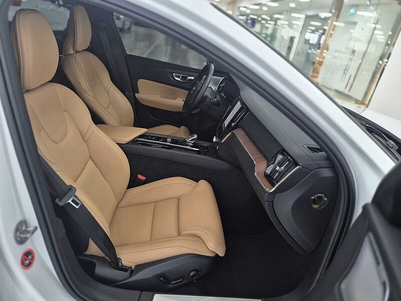 Volvo Ultra, B5 AWD 마일드 하이브리드, 가솔린, 브라이트