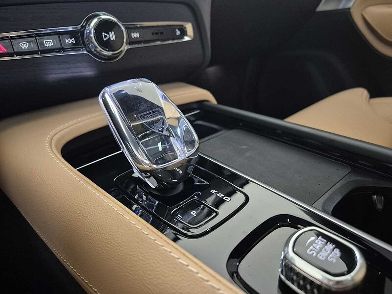 Volvo Ultra, T8 AWD 플러그-인 하이브리드, 전기/가솔린, 브라이트, 7 좌석