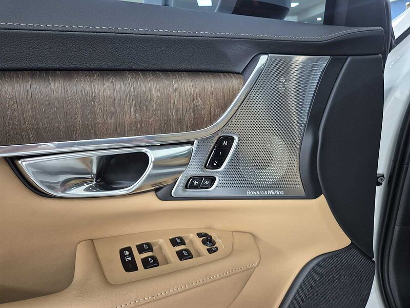 Volvo Ultra, B5 AWD 마일드 하이브리드, 가솔린, 브라이트