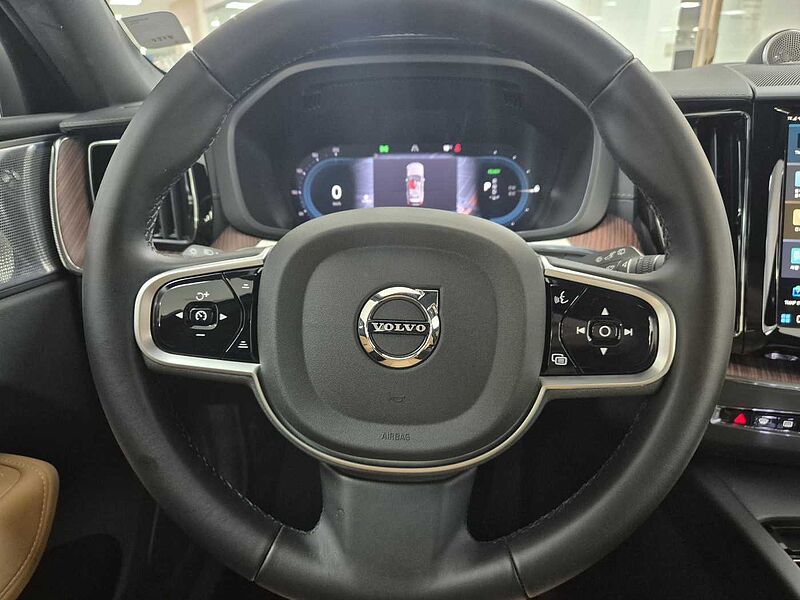 Volvo Ultra, T8 AWD 플러그-인 하이브리드, 전기/가솔린, 브라이트