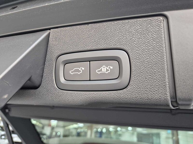 Volvo Ultra, T8 AWD 플러그-인 하이브리드, 전기/가솔린, 브라이트