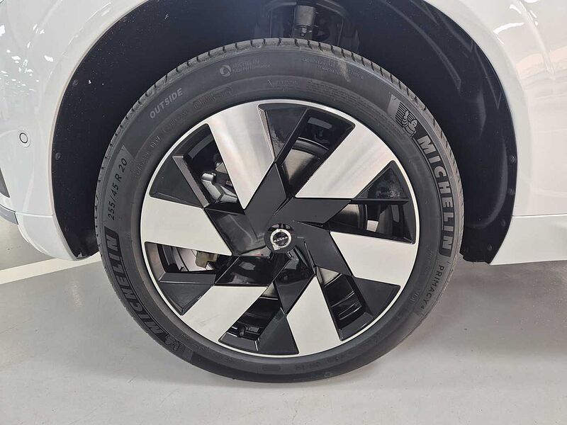 Volvo Ultra, T8 AWD 플러그-인 하이브리드, 전기/가솔린, 브라이트