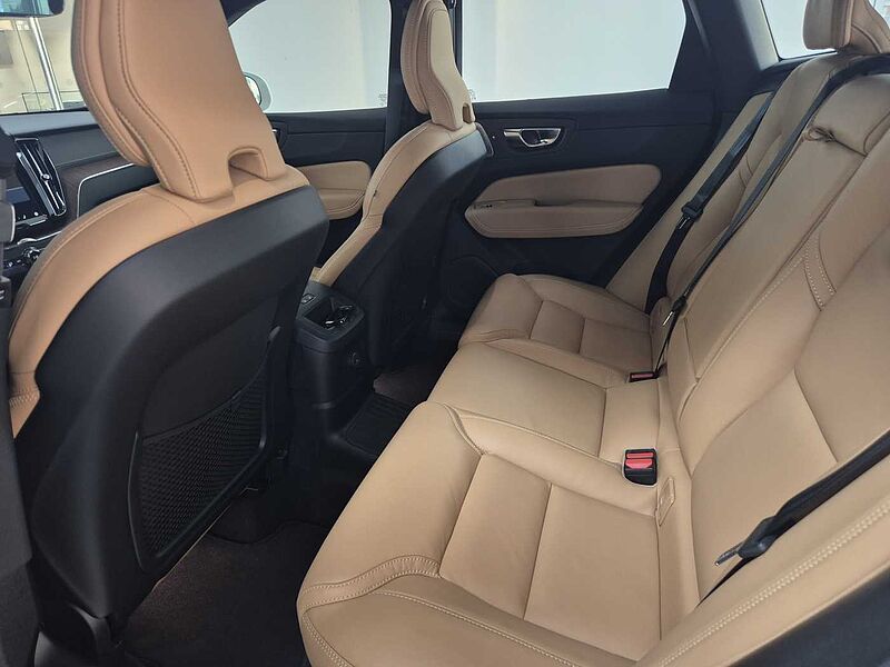 Volvo Ultra, T8 AWD 플러그-인 하이브리드, 전기/가솔린, 브라이트