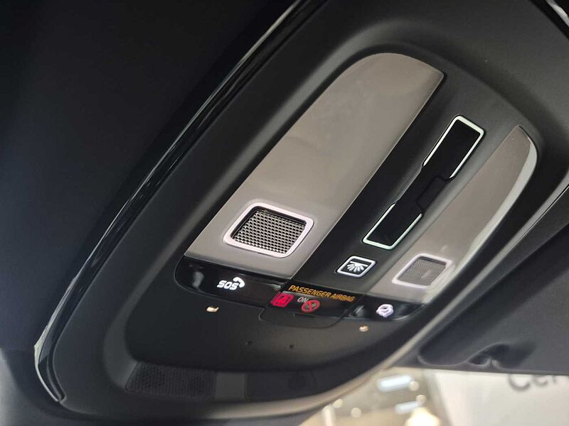 Volvo Ultra, T8 AWD 플러그-인 하이브리드, 전기/가솔린, 브라이트