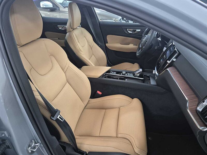 Volvo Ultra, B5 AWD 마일드 하이브리드, 가솔린, 브라이트