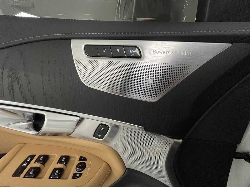 Volvo Recharge Ultimate, T8 AWD 플러그-인 하이브리드, 전기/가솔린, 브라이트, 7 좌석