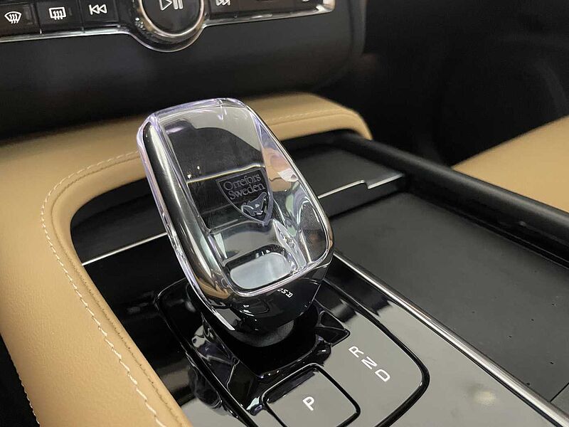 Volvo Recharge Ultimate, T8 AWD 플러그-인 하이브리드, 전기/가솔린, 브라이트, 7 좌석